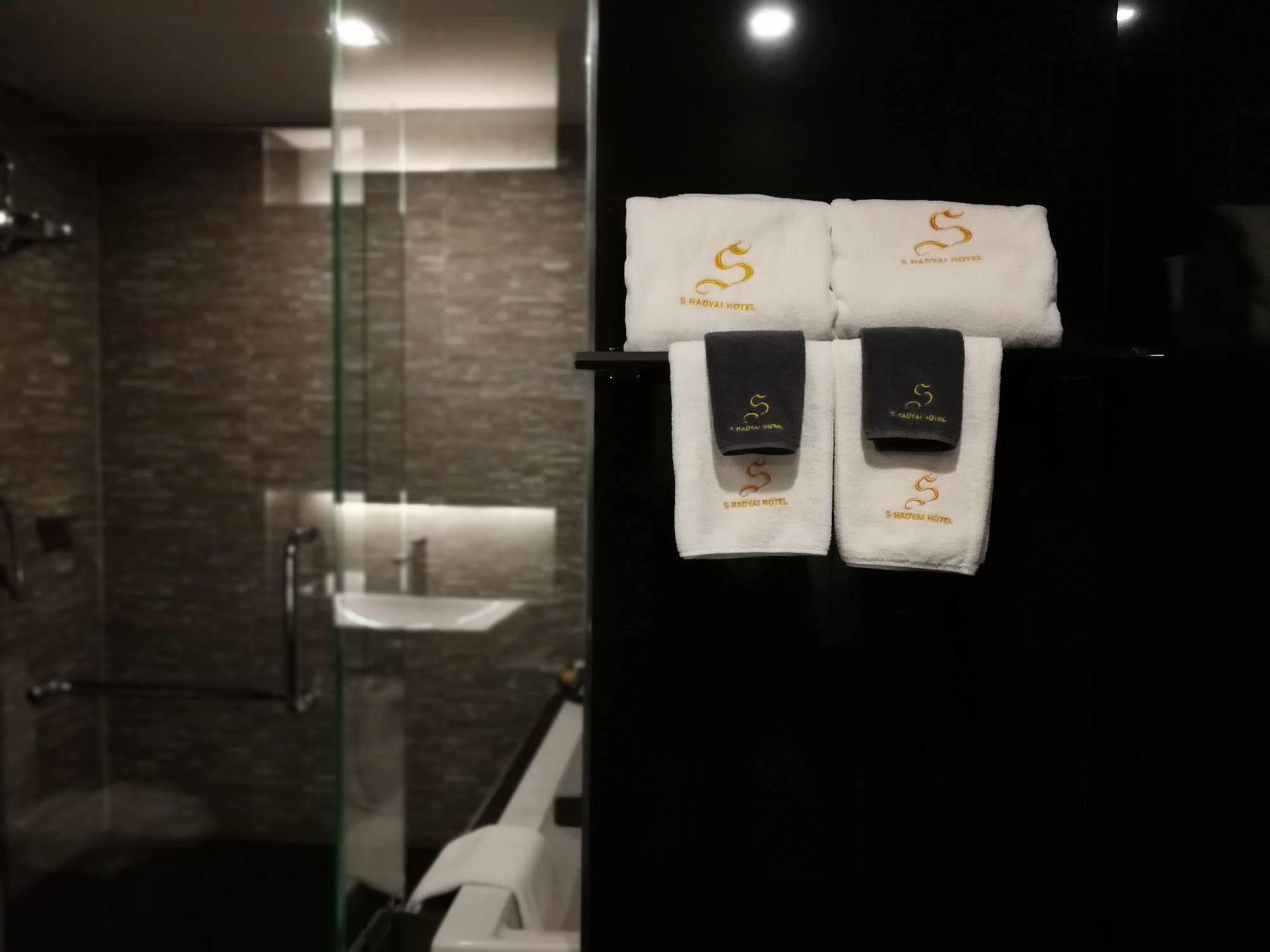 S Hadyai Hotel Hat Yai Bagian luar foto