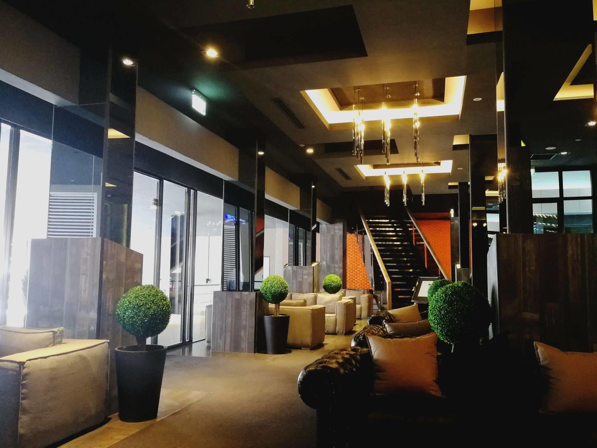 S Hadyai Hotel Hat Yai Bagian luar foto